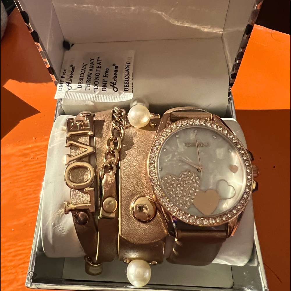 Fashion watch and bracelet set